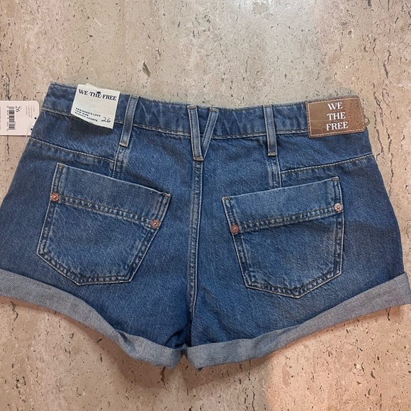 Free People Beginner's Luck Low Rise Slouch Shorts Felicity Wash Size 26 - Picture 3 of 8